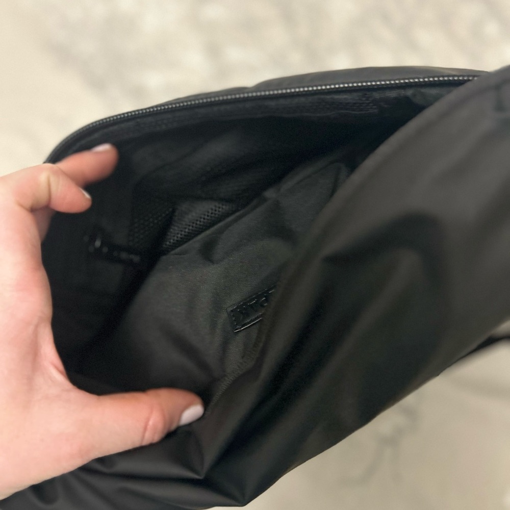 Calpak Fanny pack - Picture 5 of 5